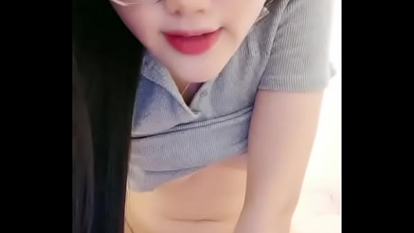 國產國語*好有感覺的甜美少婦,氣質風騷帶個眼鏡,逼逼粉裡透紅