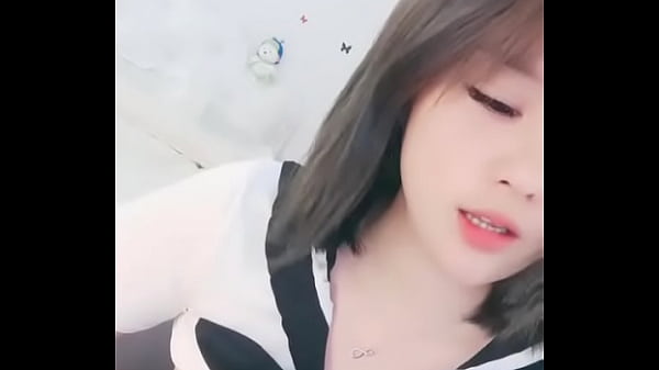 國產國語*膚白貌美逼肥奶子大,表情好騷淫聲蕩語,道具抽插騷穴高潮冒白漿