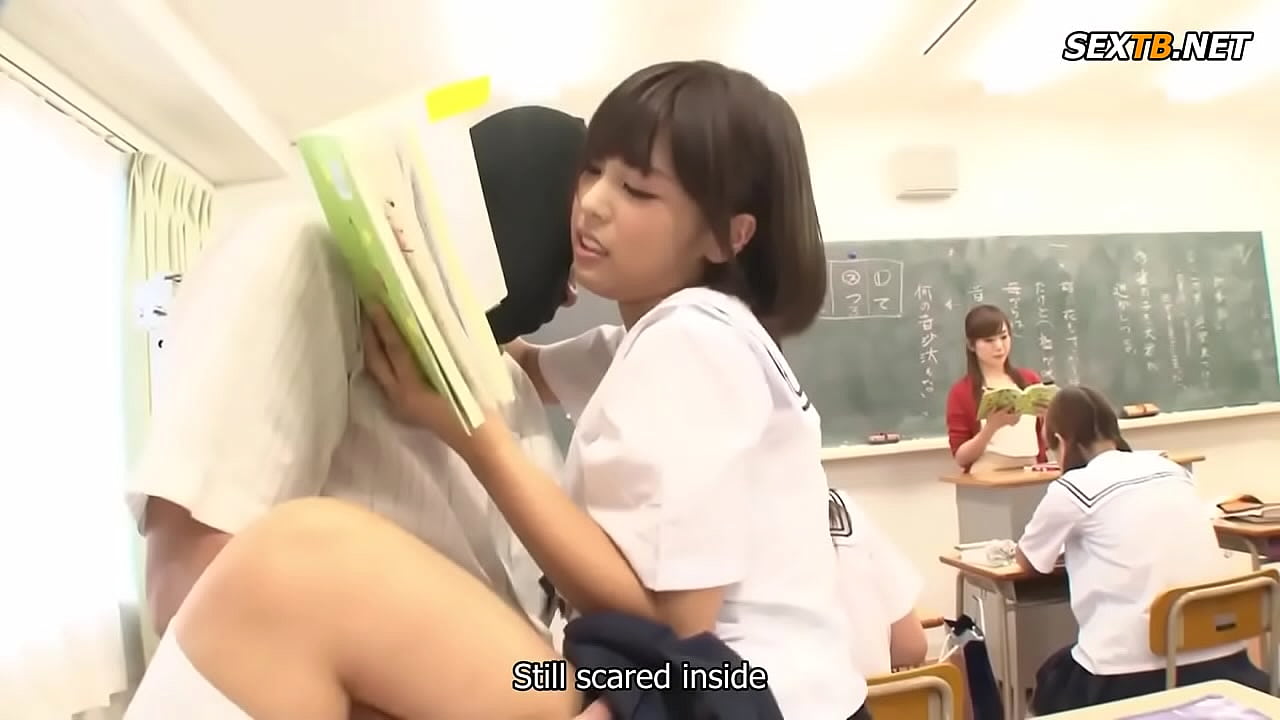 有碼長片*變成透明人幹上超內向害羞的爆乳女高中生