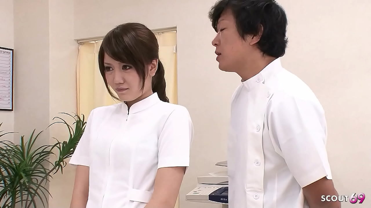日本無碼*護士與醫生病人的雙中出3P